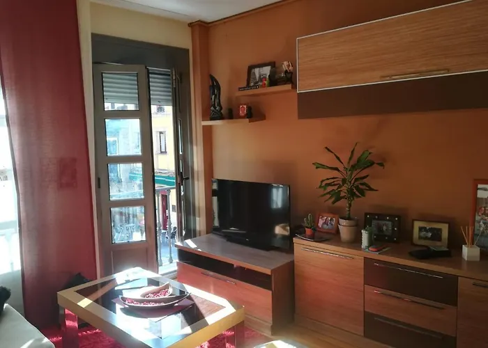 Cimadevilla Apartment *