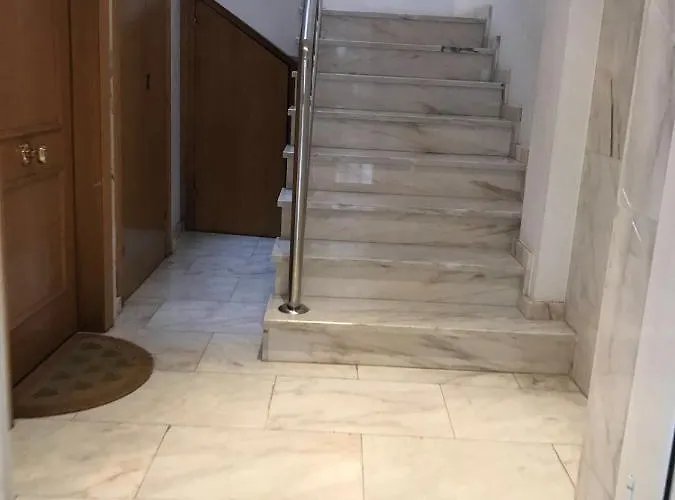 Cimadevilla Apartment *