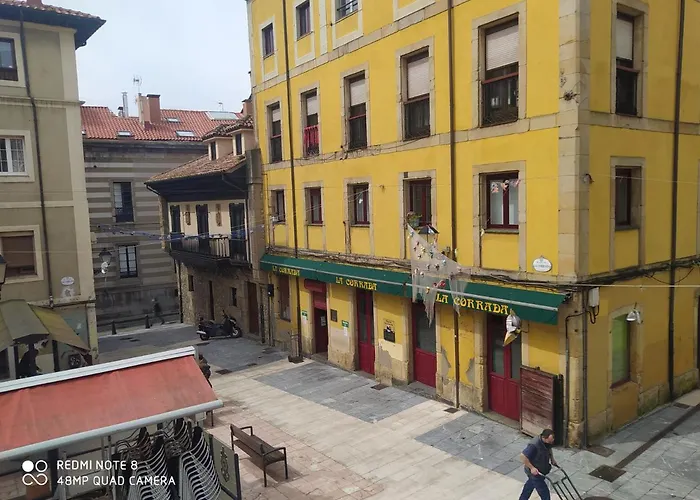 Cimadevilla Apartment